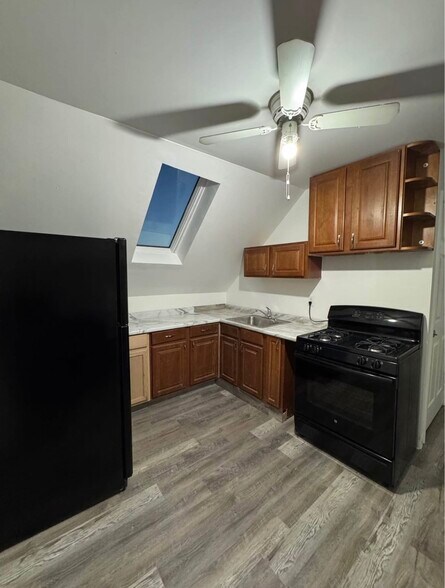 Building Photo - 3045 S Keeler Ave