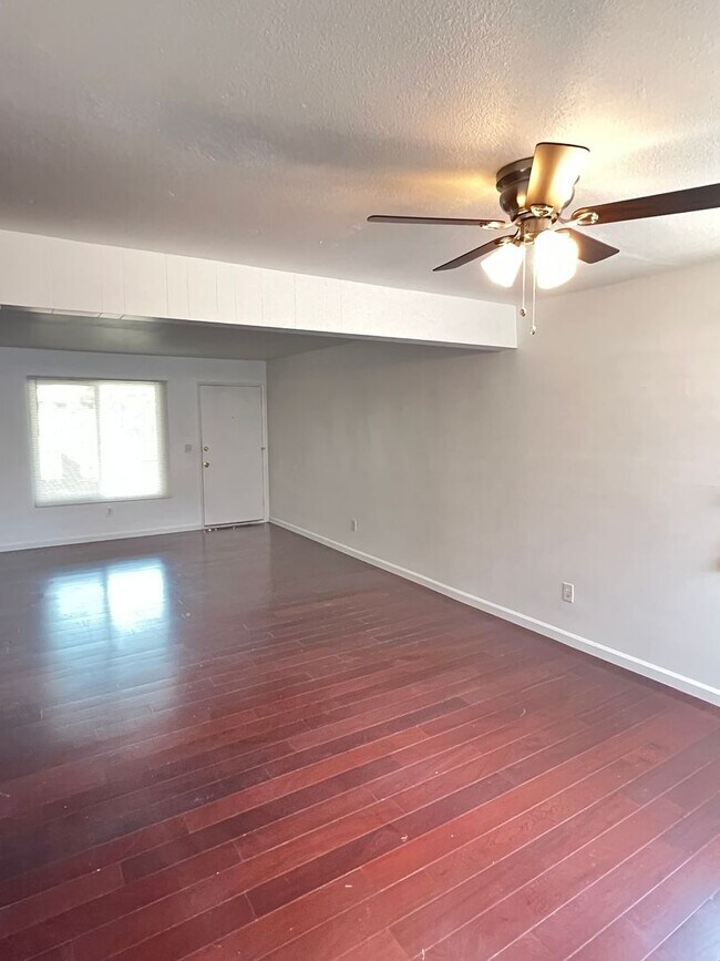 Building Photo - 4130 Hathaway Ave
