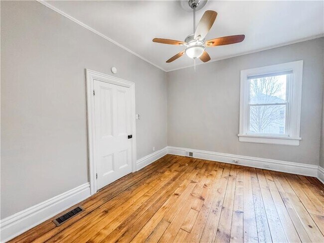 Building Photo - 52 S 18th St