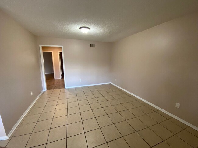 Building Photo - 1315/1317 Halcomb Ln.