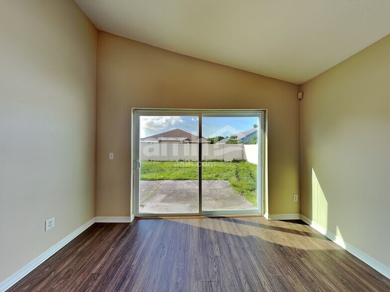 Building Photo - 10942 Brown Trout Cir