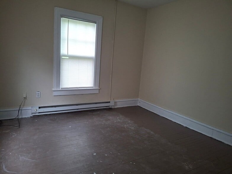 Building Photo - 11 Prather Ave