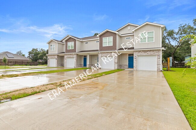 Building Photo - 404 Walters Cir