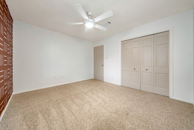 Building Photo - 16326 Heatherdale Dr