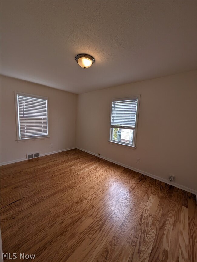 Building Photo - 1678 Byron Dr