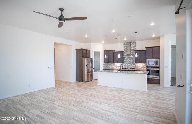Building Photo - 3718 Golden Echo Lp