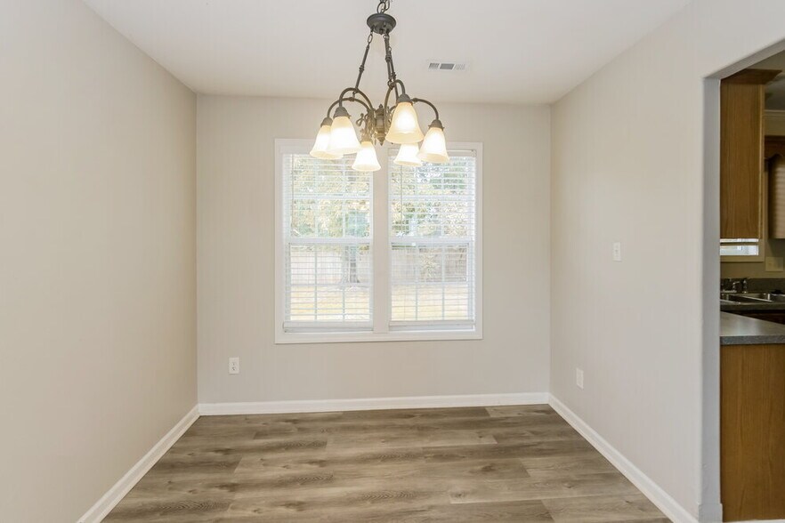 Building Photo - 5883 Culloden Ct