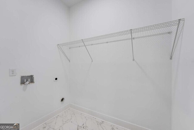 Building Photo - 2150 Essex Ave SW