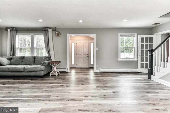 Building Photo - 3529 Woodburn Rd