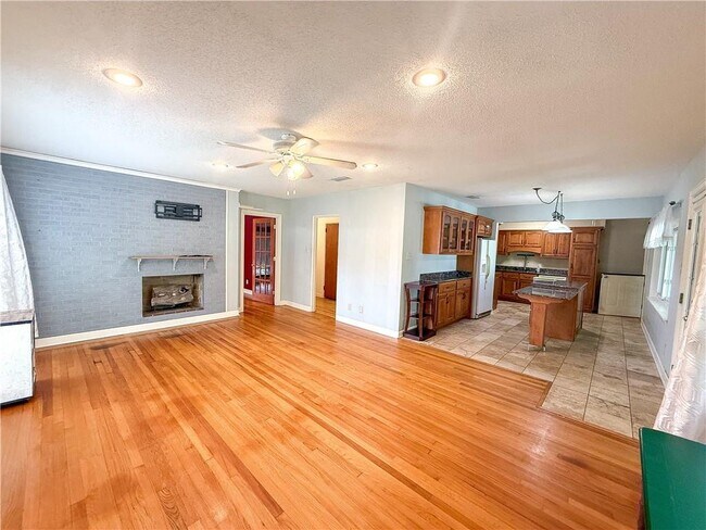 Building Photo - 2772 N Grafhill Dr