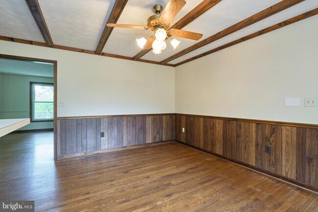 Building Photo - 8332 Hilltop Ave
