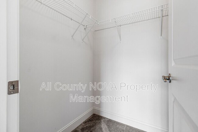 Building Photo - 11010 N Riding Rd