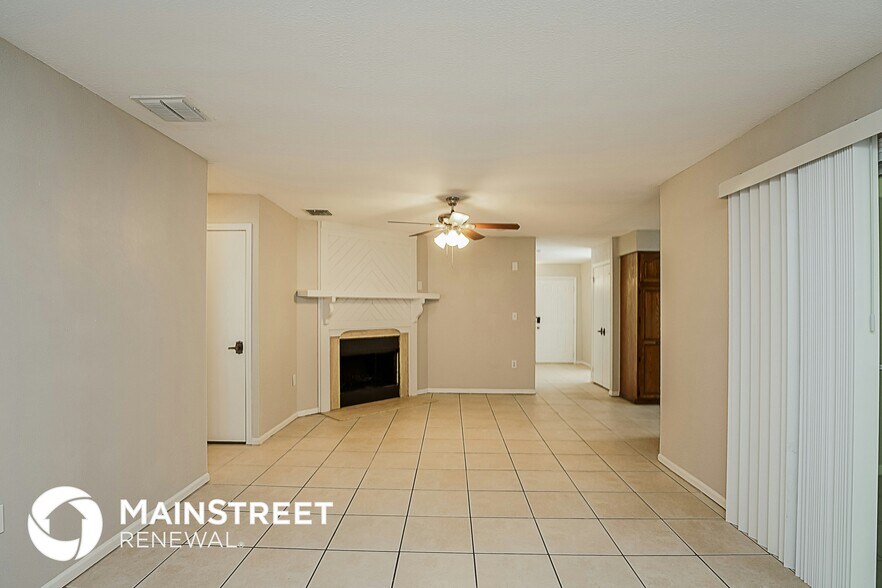 Building Photo - 3031 Dillman Dr