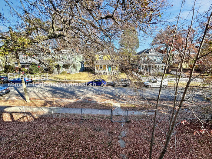 Building Photo - 3114 Barton Ave