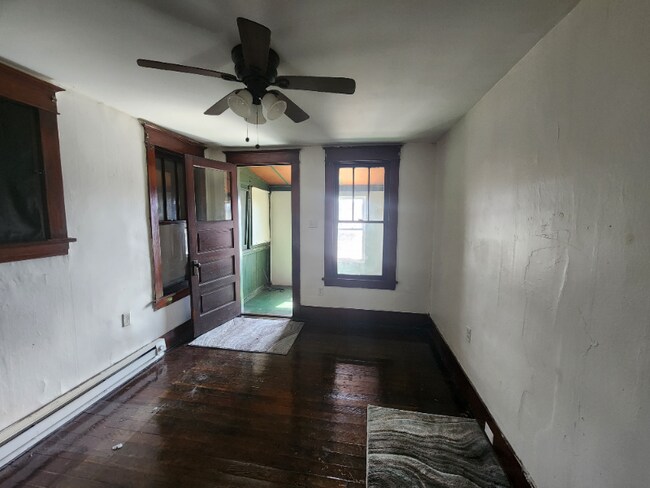 Building Photo - 1915 11th Ave