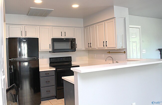 Building Photo - 351 Waters Edge Ln