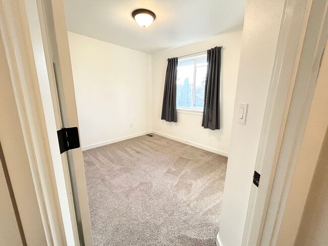 Building Photo - 17404 44th Ave E