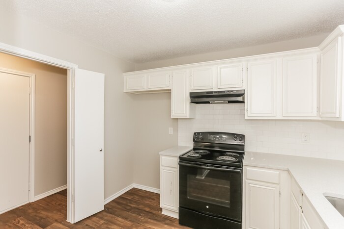 Building Photo - 3912 Wanklyn Ct