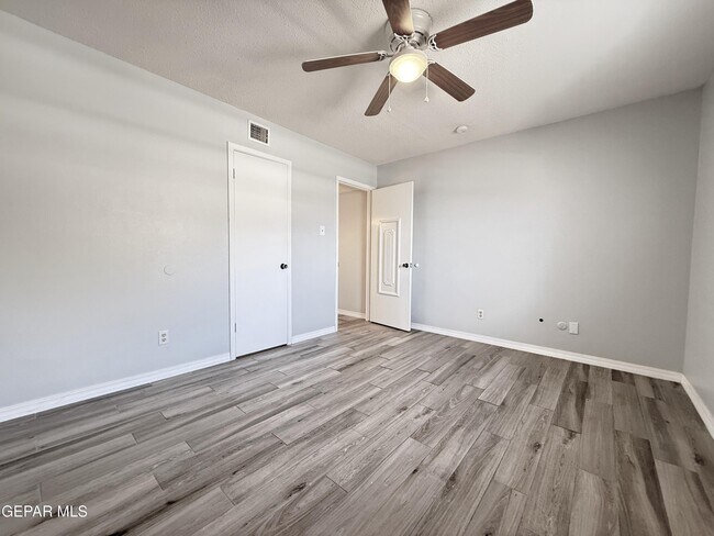 Building Photo - 4800 N Stanton St