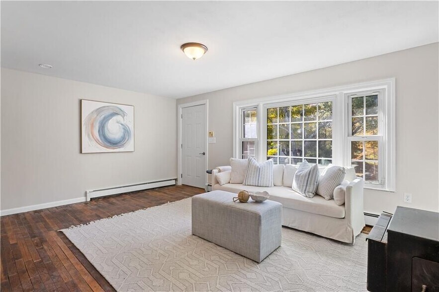 Building Photo - 400 Schooner Ave