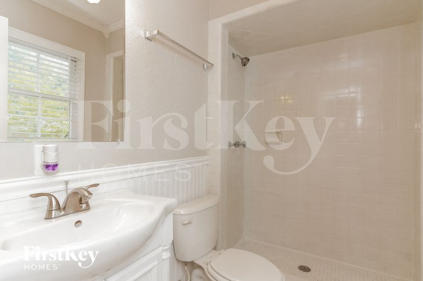 Building Photo - 6814 Elm Forest Dr