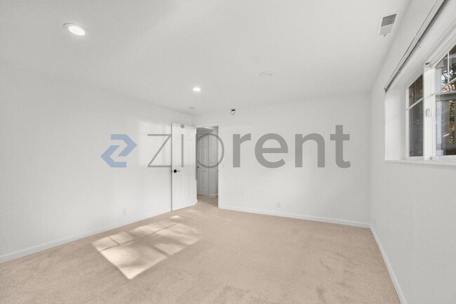 Building Photo - 10733 126th Pl NE