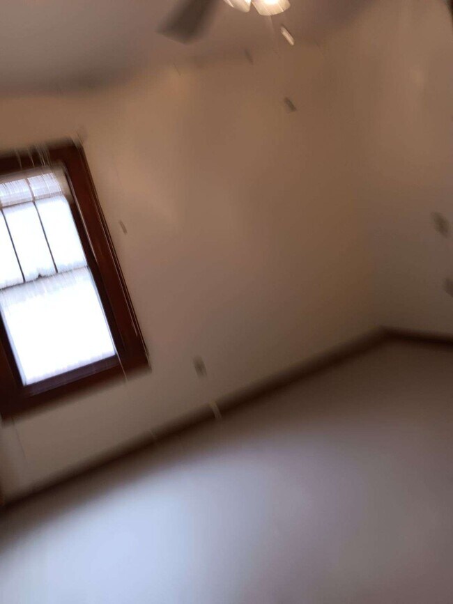Building Photo - 2508 Edgemont Dr