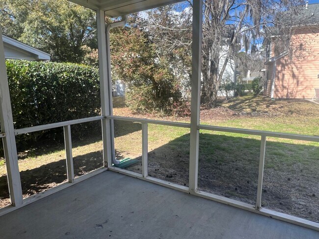 Building Photo - ** 1 Month Free Rent** Beautiful 3 Bedroom/ 2.5 Bath Unfurnished Townhouse in Wellstone!