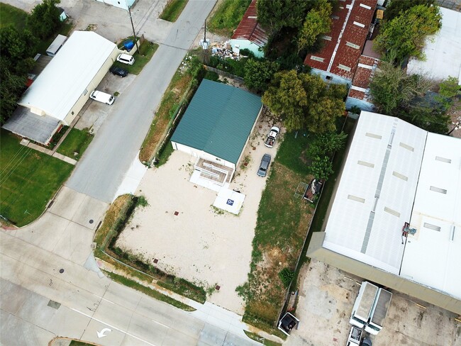 Building Photo - 6203 Gessner Rd