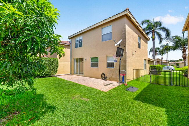 Building Photo - 7630 Topiary Ave
