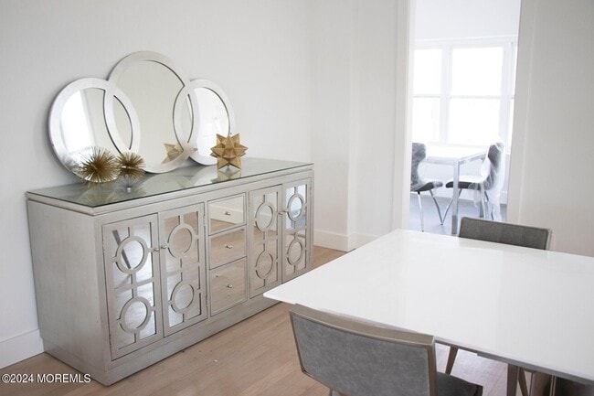 Building Photo - 255 Hollywood Ave