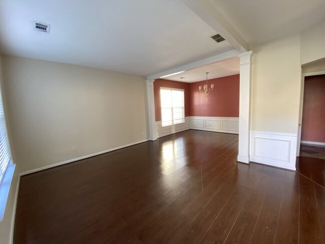 Building Photo - Beautiful house with finished basement