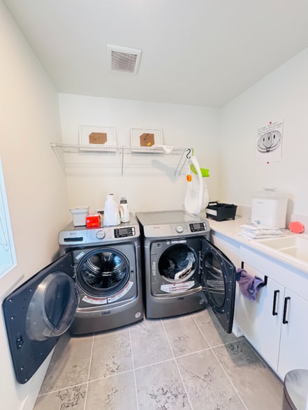 Building Photo - 7808 NE 123rd Ct