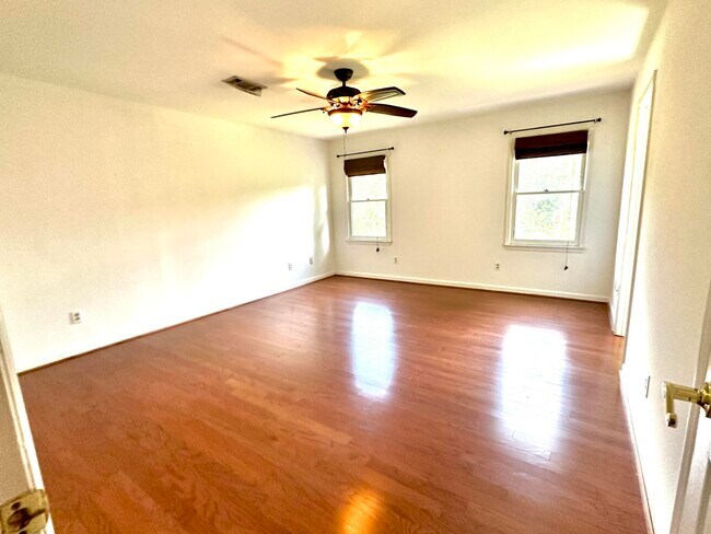 Building Photo - 527 Brandermill Rd