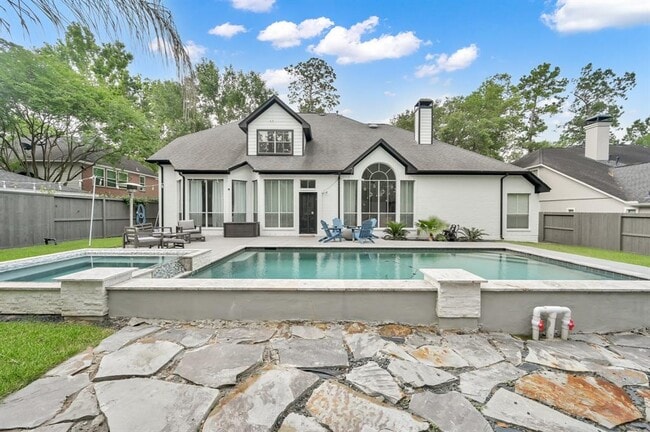 Building Photo - 163 N Concord Forest Cir