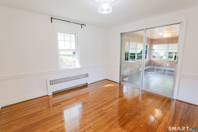 Building Photo - 105 Hyde Rd