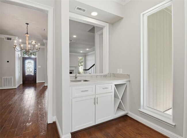 Building Photo - 7535 Olympia Dr