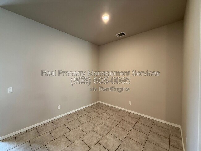 Building Photo - 2709 Wausau Ave