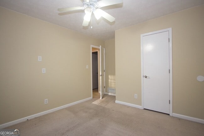 Building Photo - 4656 Bristol Dr SE