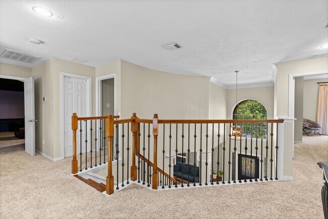 Building Photo - 27 E Artist Grove Cir