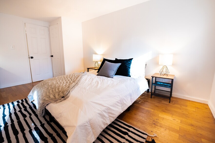 Building Photo - 244 Clifton Pl