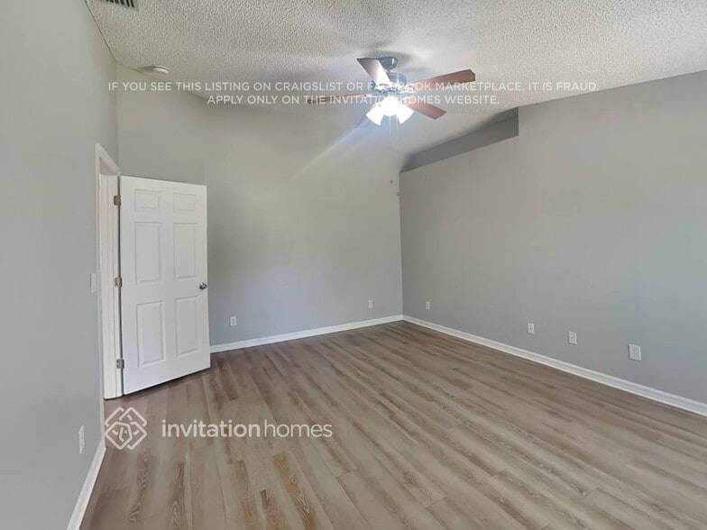Building Photo - 4860 Manchester Dr