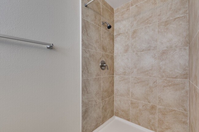 Building Photo - AVAILABLE 1/1/26- Beautiful 3-Bedroom, 2-Bathroom Home in Green Valley