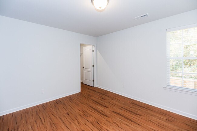 Building Photo - Amazing 4 bedrooms, 2.5 baths 2-story home in Clemmons w/ 2 car garage/fenced in backyard