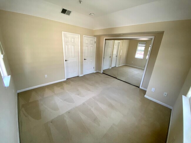 Building Photo - 624 Antioch Terrace