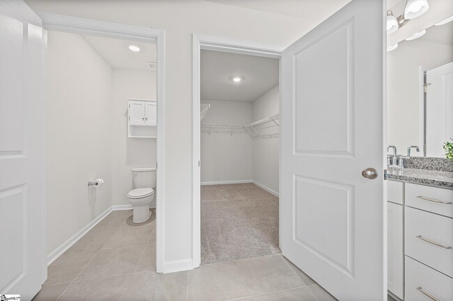 Building Photo - 218 Reynard Trl