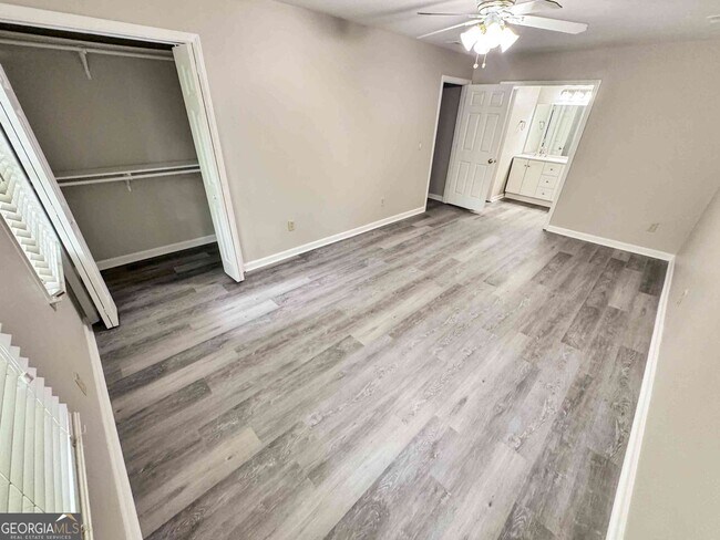 Building Photo - 4051 Coyte Dr
