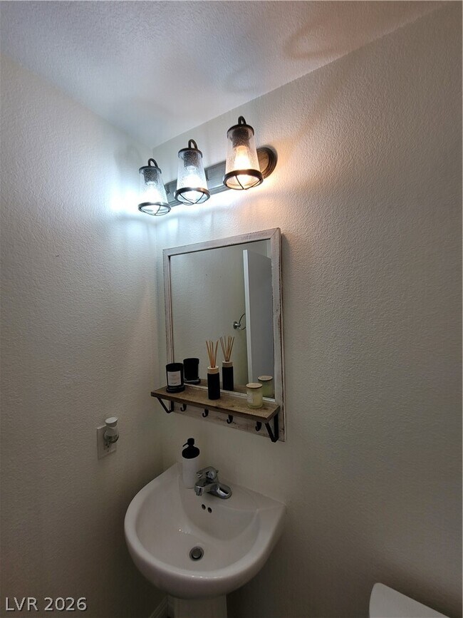 Building Photo - 6213 Capehart Falls St