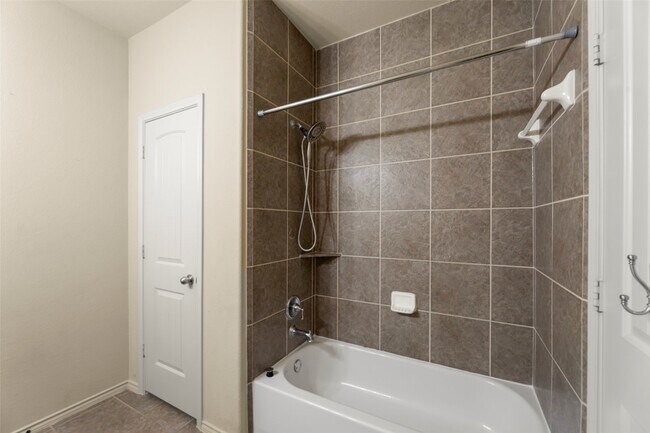 Building Photo - 19735 Crossfalls Ln