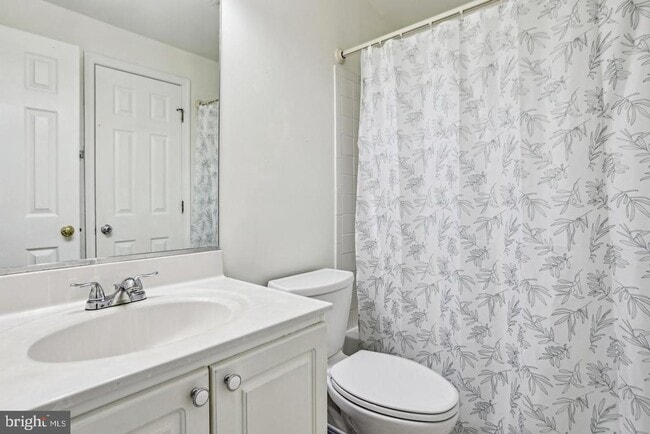 Building Photo - 2403 Fieldcreek Dr